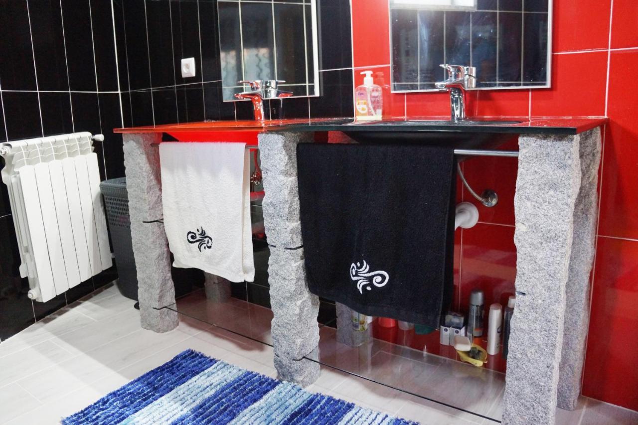 Casinha Das Bonecas - Casa Com Piscina Privada Aveiro Exteriör bild